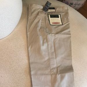 Kaki color wrinkle resistant pant